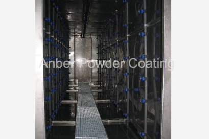 Adjustable spraying direction nozzles for vertical chemical cleaning system
